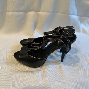 Le château Women heels